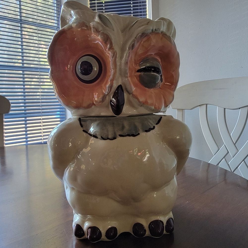 Vintage Shawnee 1940's Winking Owl Cookie Jar pottery